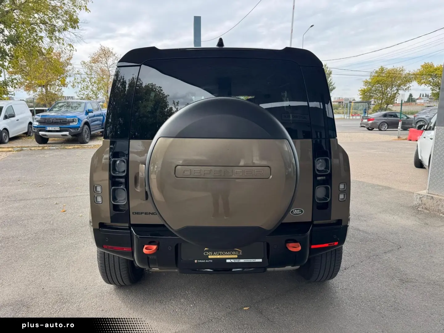 LAND ROVER Defender 110 X P300