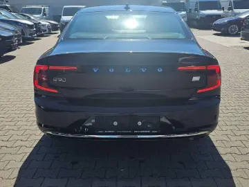 Volvo S90 Ultimate Bright Recharge Plug-In Hybrid AWD