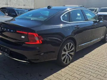 Volvo S90 Ultimate Bright Recharge Plug-In Hybrid AWD