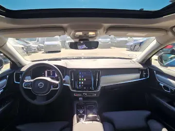 Volvo S90 Ultimate Bright Recharge Plug-In Hybrid AWD