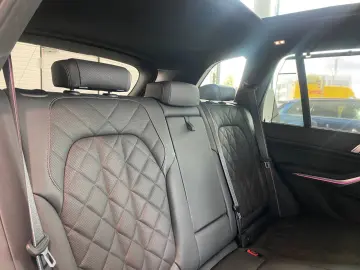 BMW X5 50e xDr. M-Sport Pro Shadow Pano IconicGlow