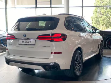 BMW X5 50e xDr. M-Sport Pro Shadow Pano IconicGlow