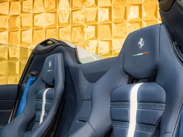 Ferrari 812 GTS   LIFT   CARBON   HIFI   DAYTONA SEATS