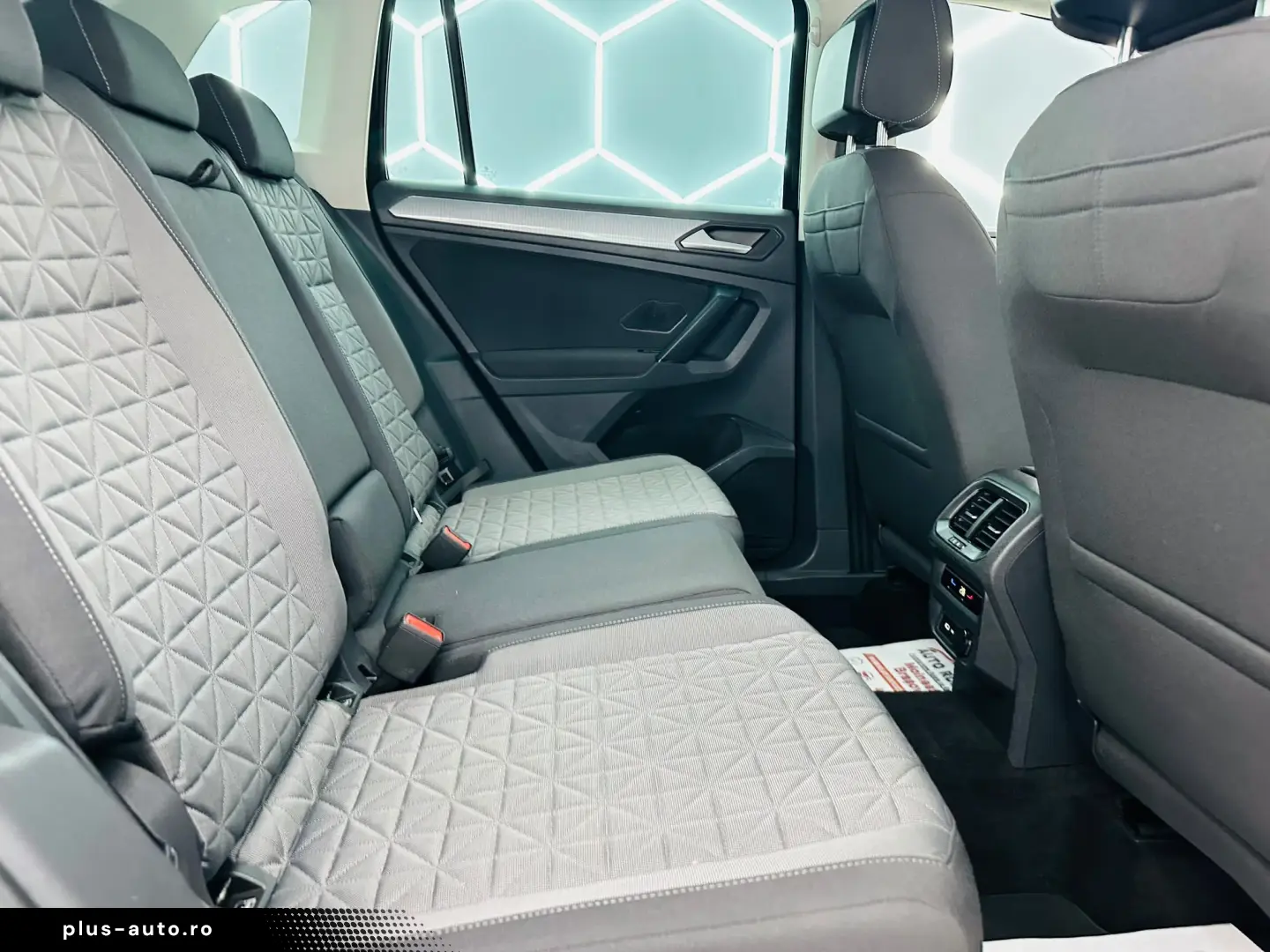 VOLKSWAGEN TIGUAN 2022 2.0D E6 Garantie 12 Luni Rate Avans 0