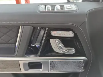 Mercedes-Benz G 63 V8 AMG BURMESTER SCHIEBEDACH AHK 22