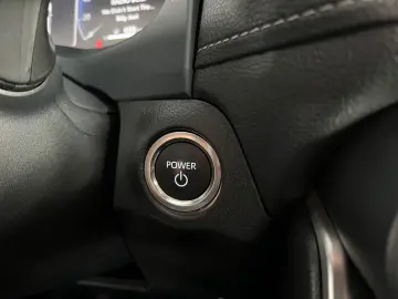 TOYOTA RAV 4 2.5 Hybrid Teamplayer LED Digi CP CAM SHZ