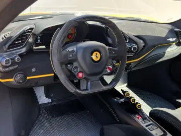 Ferrari 488 Pista Spider  Garantie Liftsystem Carbon