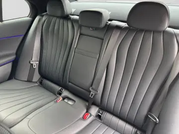 MERCEDES-BENZ E 200  AHK MBUX DIGILI DISTR 360