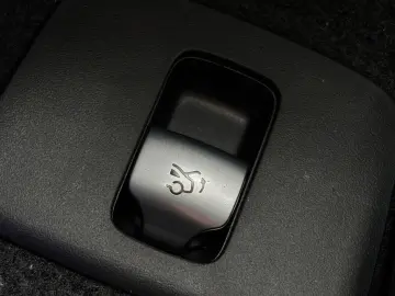 MERCEDES-BENZ E 200  AHK MBUX DIGILI DISTR 360