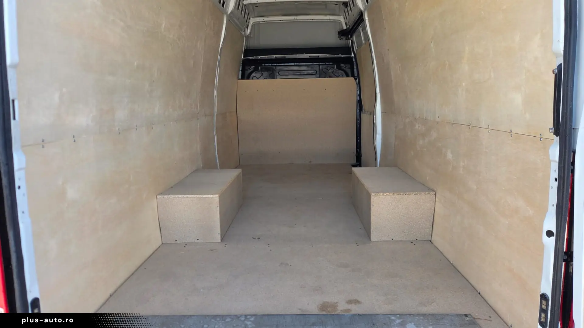 IVECO NEW DAILY LONG XXL   LIFT HIDRAULIC