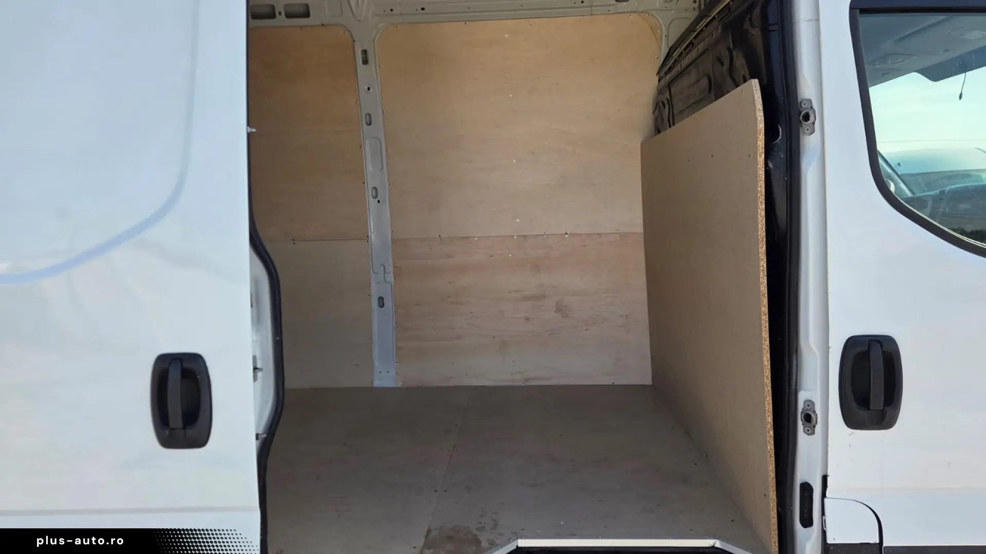 IVECO NEW DAILY LONG XXL   LIFT HIDRAULIC