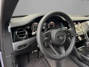 Bentley Flying Spur V8 Hybrid