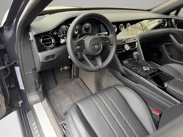 Bentley Flying Spur V8 Hybrid