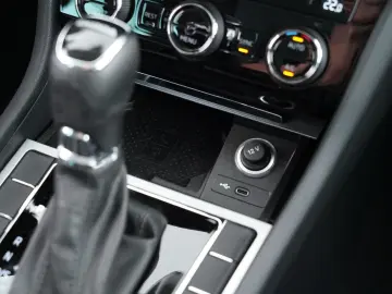 SKODA SUPERB C. AMBITION 2.0TDI DSG -ANHÄNGERKUPPLUNG-