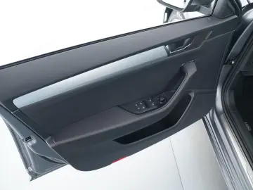 SKODA SUPERB C. AMBITION 2.0TDI DSG -ANHÄNGERKUPPLUNG-