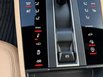 PORSCHE Macan S 2.9 V6 ACC PANO LED KAMERA NAVI BOSE