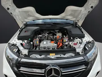 MERCEDES-BENZ EQC 400 4M AMG-LINE MULTIBEAM DISTRONI…