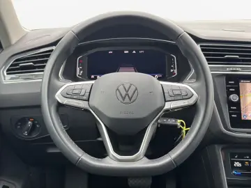 Volkswagen Tiguan Elegance 2.0TDI 4M  AHK MATRIX 360