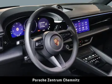 PORSCHE Macan 4 Electric Sitzbelüft.;Sport-Chrono;BOSE;1