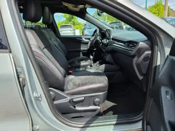 FORD Kuga ST-Line X Pano AHK 1.Hand Kamera LEDs