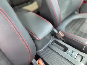 FORD Kuga ST-Line X Pano AHK 1.Hand Kamera LEDs