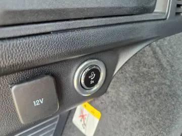 FORD Kuga ST-Line X Pano AHK 1.Hand Kamera LEDs