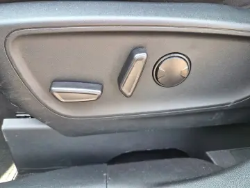 FORD Kuga ST-Line X Pano AHK 1.Hand Kamera LEDs