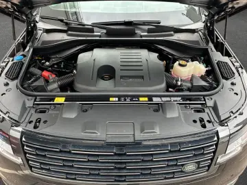 LAND ROVER Range Rover P460e Hybrid HSE