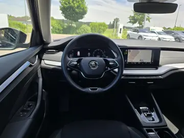 SKODA Octavia Combi 2.0 TDI DSG Ambition VIRTUAL-COCKP