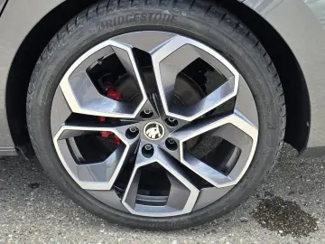 SKODA Octavia Combi RS 2.0 TDI DSG HEAD-UP SMART-LINK