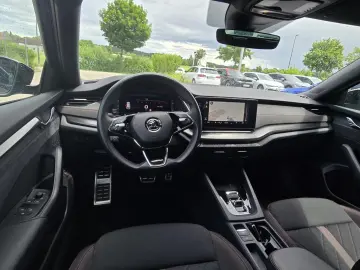 SKODA Octavia Combi RS 2.0 TDI DSG HEAD-UP SMART-LINK