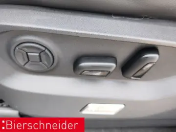 VW Touareg 3.0 TDI R-Line Black AHK STAND HUD 22