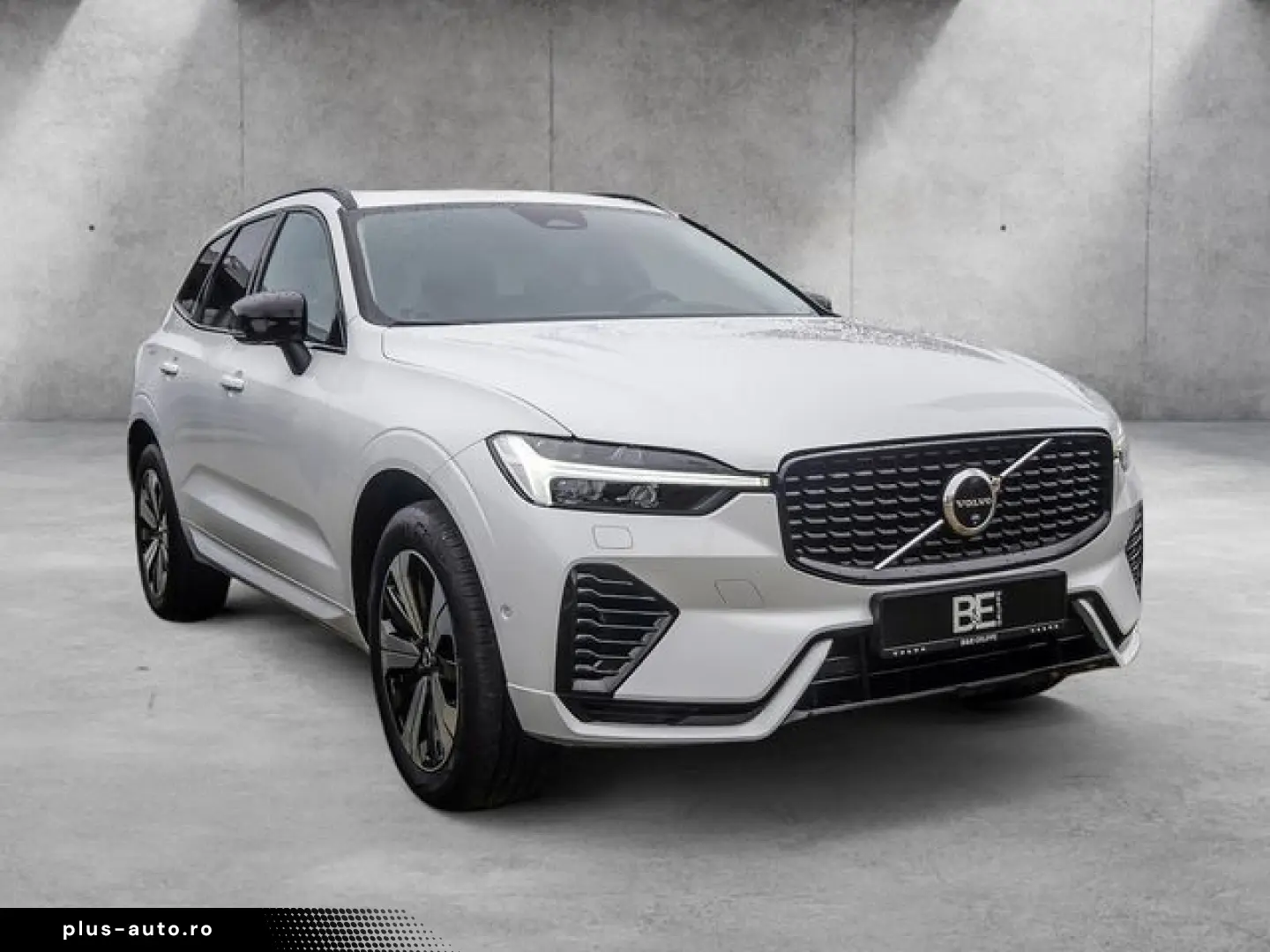 VOLVO XC60 T6 Plus Dark Recharge Plug-In Hybrid AWD