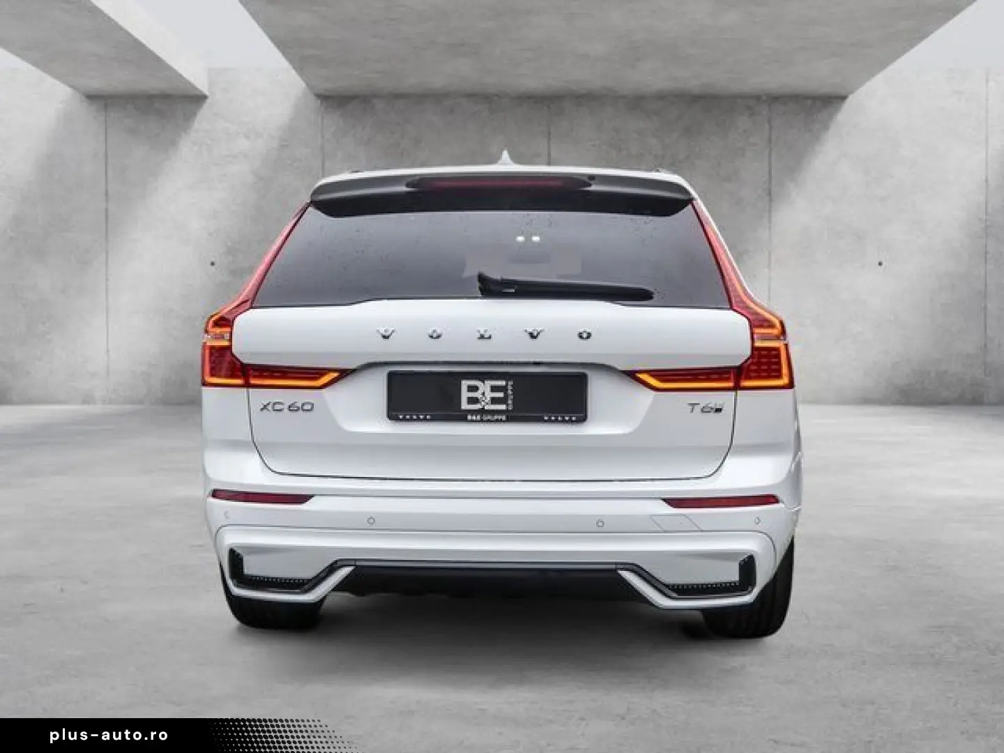 VOLVO XC60 T6 Plus Dark Recharge Plug-In Hybrid AWD