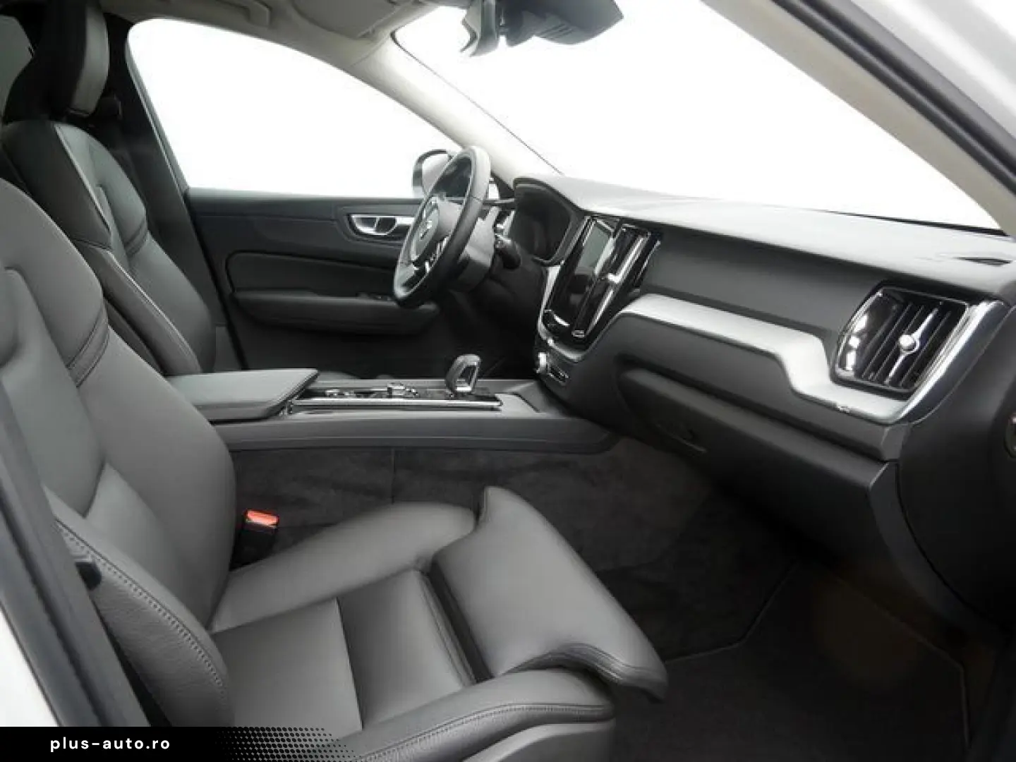 VOLVO XC60 T6 Plus Dark Recharge Plug-In Hybrid AWD