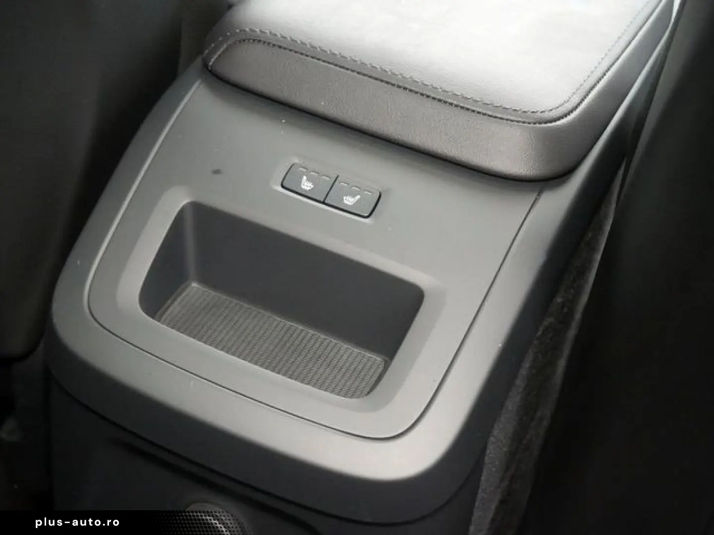 VOLVO XC60 T6 Plus Dark Recharge Plug-In Hybrid AWD