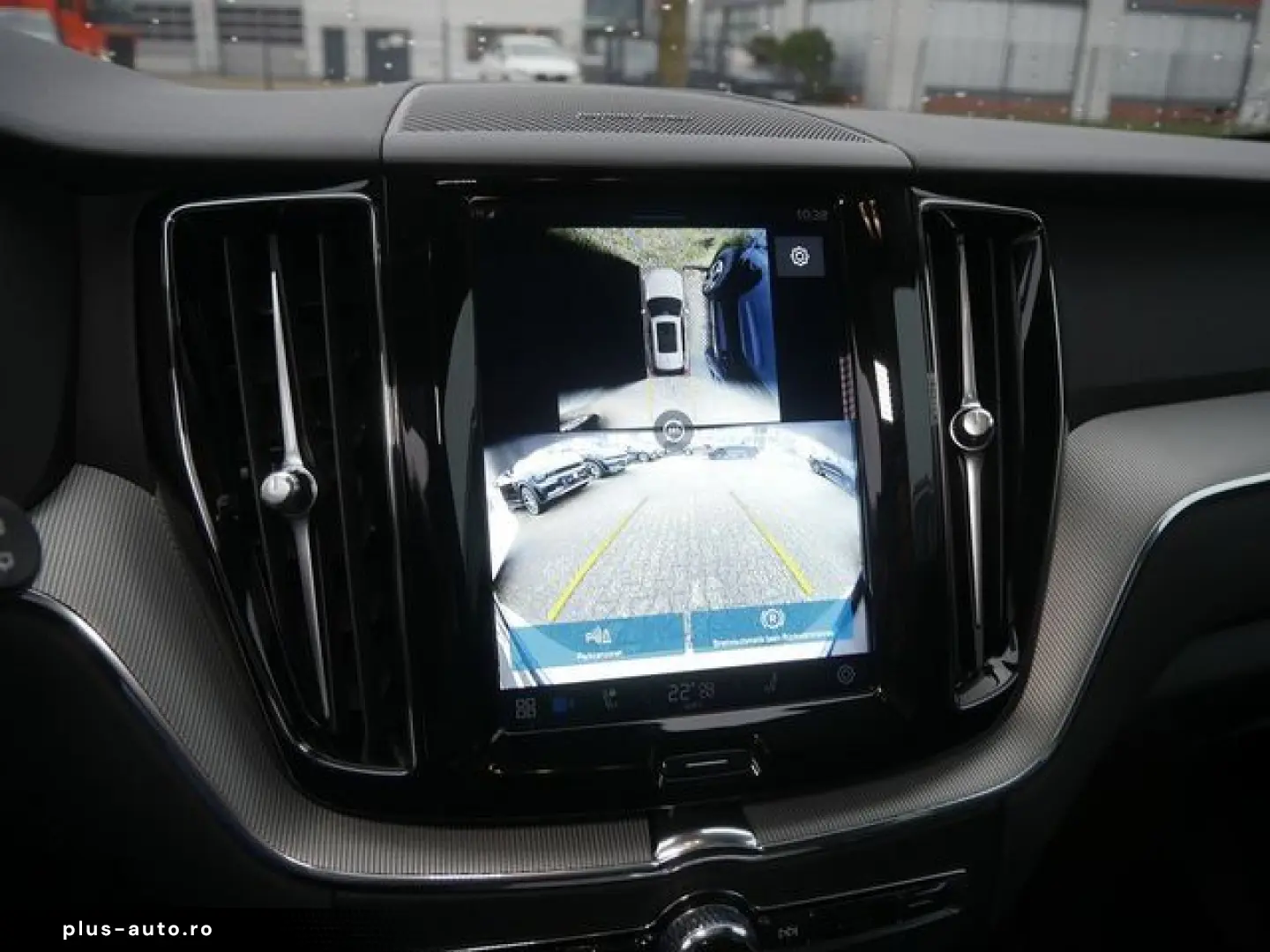 VOLVO XC60 T6 Plus Dark Recharge Plug-In Hybrid AWD