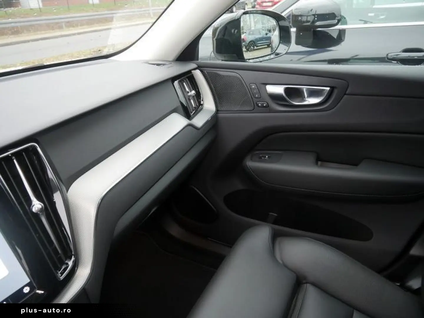 VOLVO XC60 T6 Plus Dark Recharge Plug-In Hybrid AWD