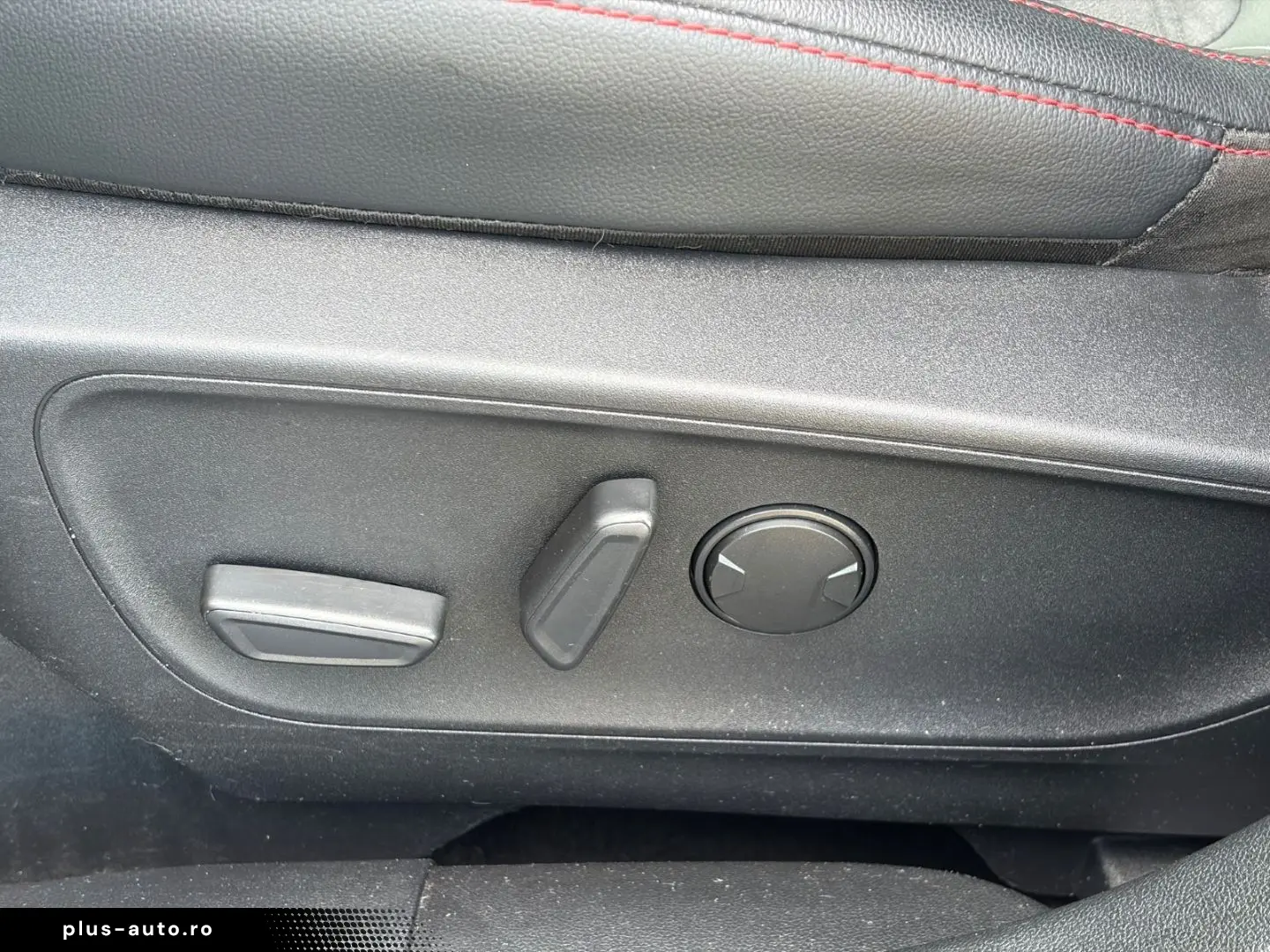 FORD Kuga 2.0 EcoBlue Hybrid ST-Line X LED AHK