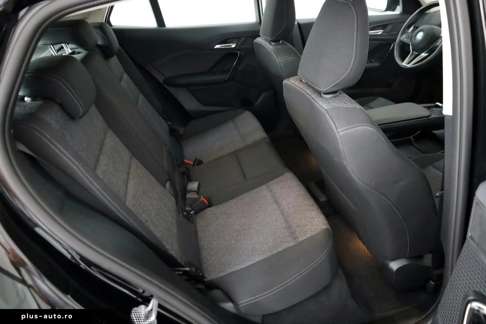 BMW iX2 20 eDrive Navi LED SH Kamera Ausparkassist