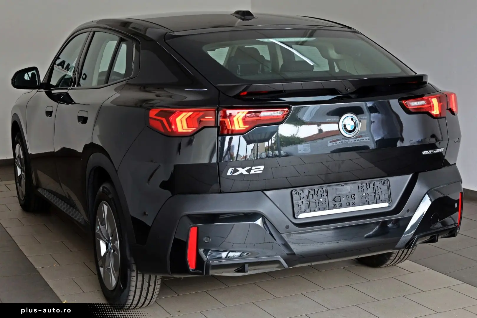 BMW iX2 20 eDrive Navi LED SH Kamera Ausparkassist