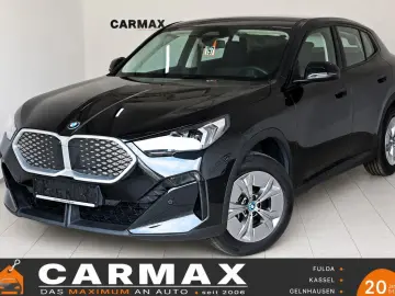 BMW iX2 20 eDrive Navi LED SH Kamera Ausparkassist