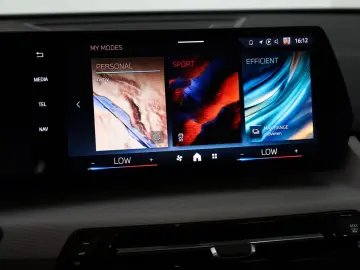 BMW iX2 20 eDrive Navi LED SH Kamera Ausparkassist