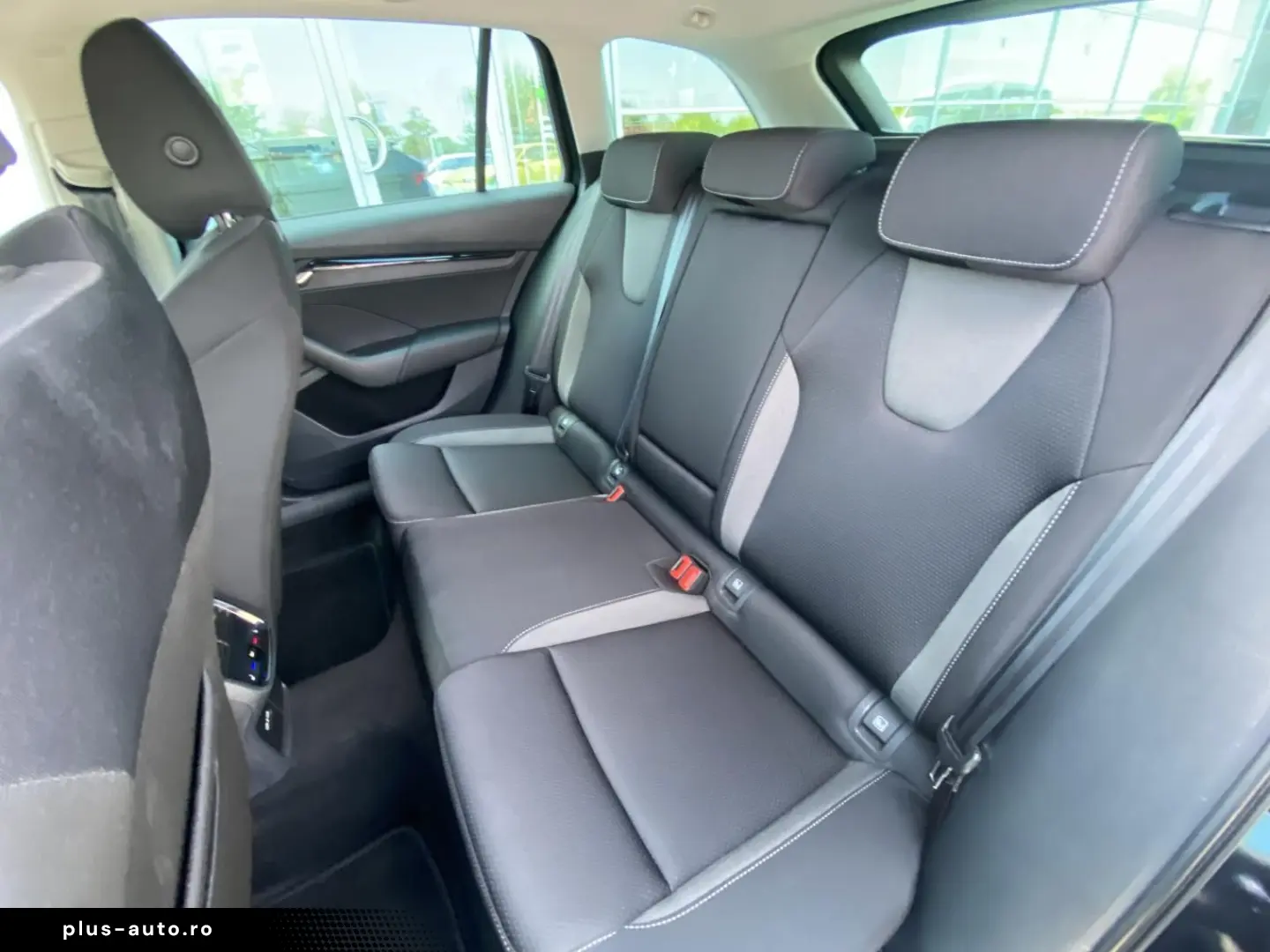 SKODA Octavia Combi 2.0 TDI DSG Ambition AHK SMART-LIN