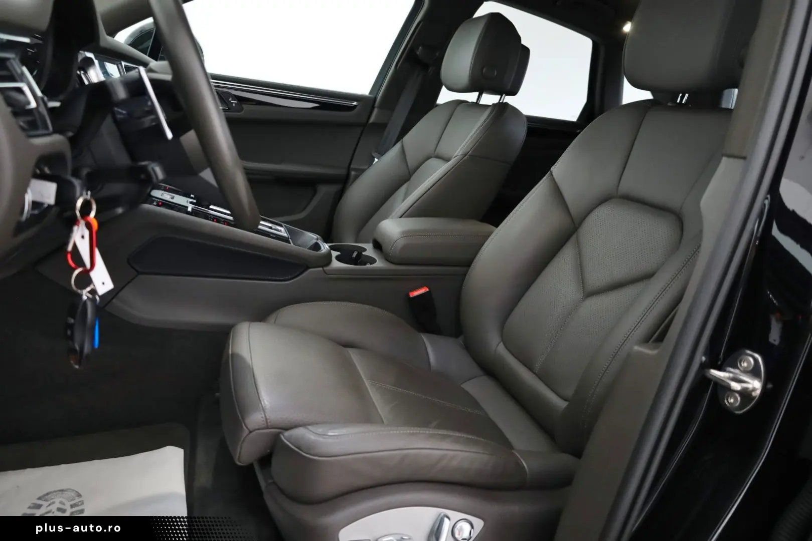 PORSCHE Macan S Leder Navi PCM LED Memorysit. ACC AHK.el