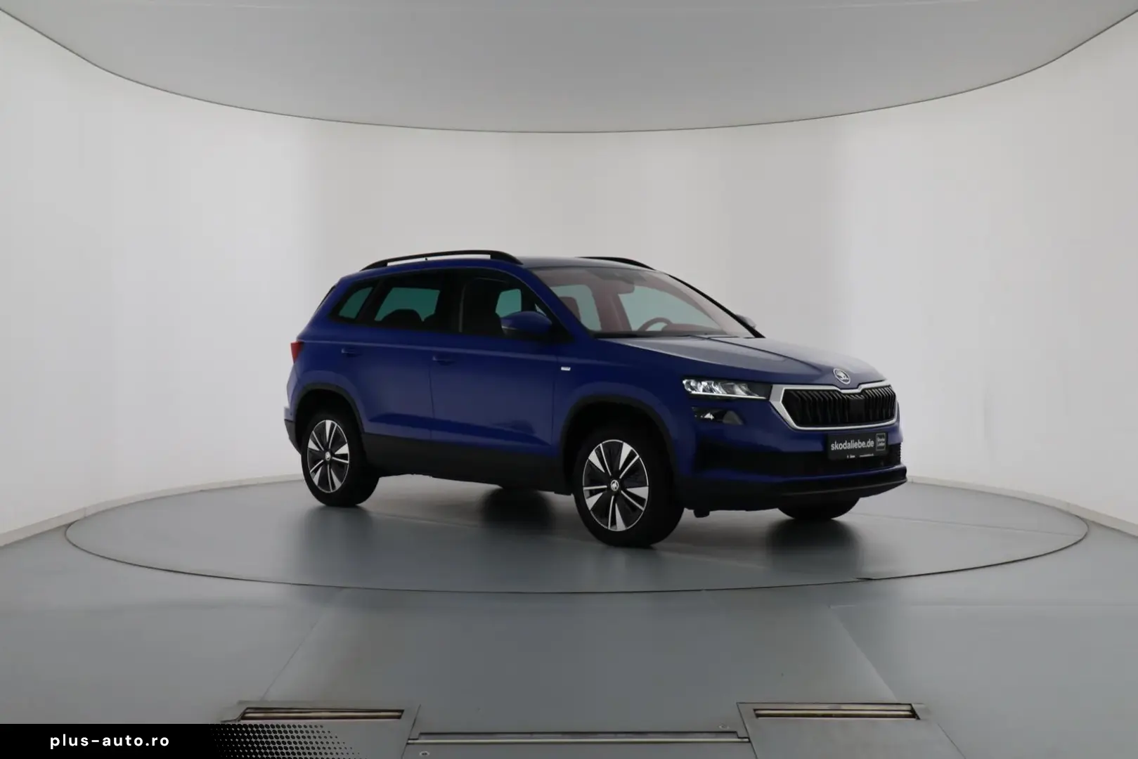 SKODA KAROQ TOUR 1.5TSI DSG PANORAMADACH 360 KAMERA