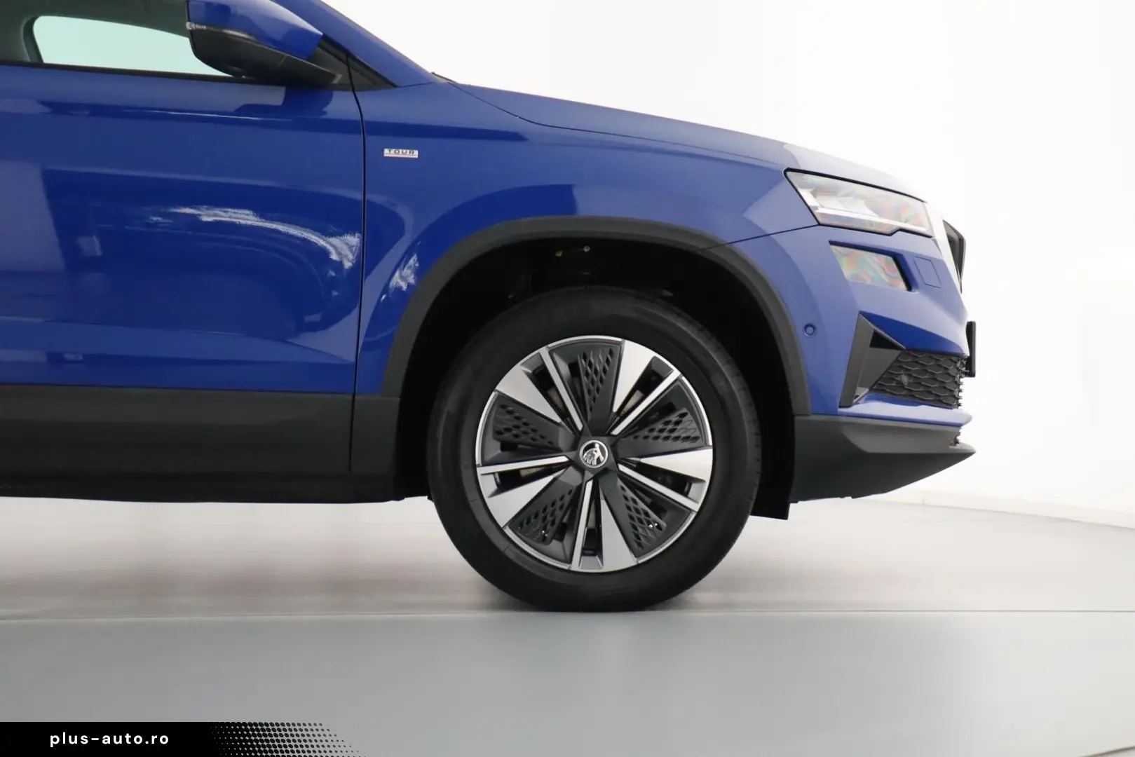 SKODA KAROQ TOUR 1.5TSI DSG PANORAMADACH 360 KAMERA