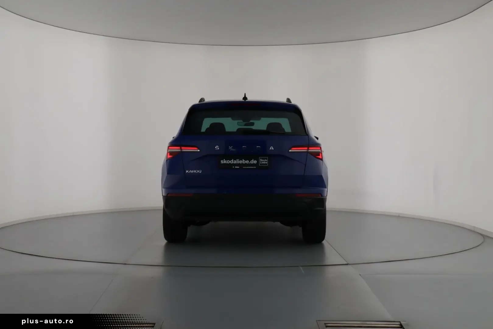 SKODA KAROQ TOUR 1.5TSI DSG PANORAMADACH 360 KAMERA