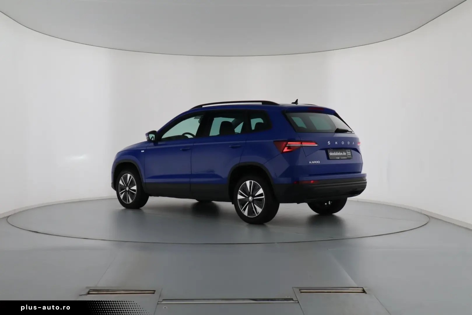 SKODA KAROQ TOUR 1.5TSI DSG PANORAMADACH 360 KAMERA