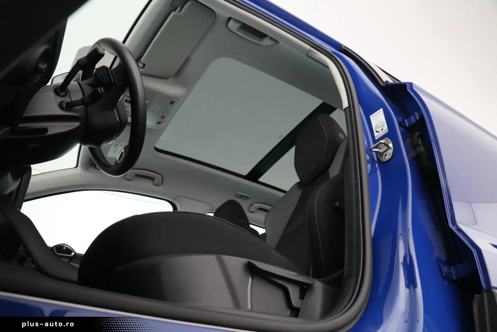 SKODA KAROQ TOUR 1.5TSI DSG PANORAMADACH 360 KAMERA